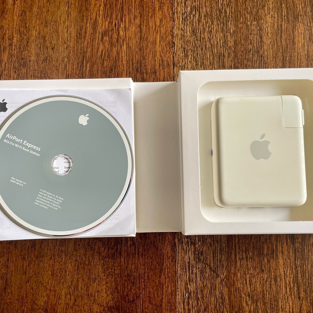 Apple AirPort Express A1264 802.11n Wi-Fi Router Extender USB Open Box - Picture 5 of 7